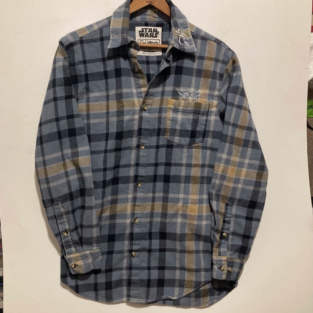 Star Wars Gray Plaid Flannel,Yoda, Mandalorian Merch, Unisex Medium, Cakeworthy